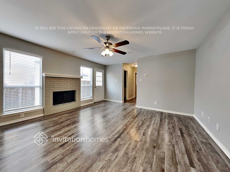 Building Photo - 726 W Willow Oak Dr