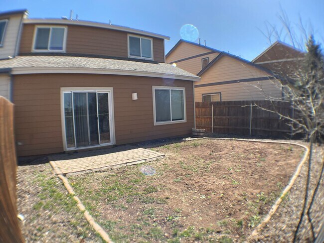 Building Photo - Spacious 3BR Townhome in Bellemont | Fenced Yard + 2-Car Garage