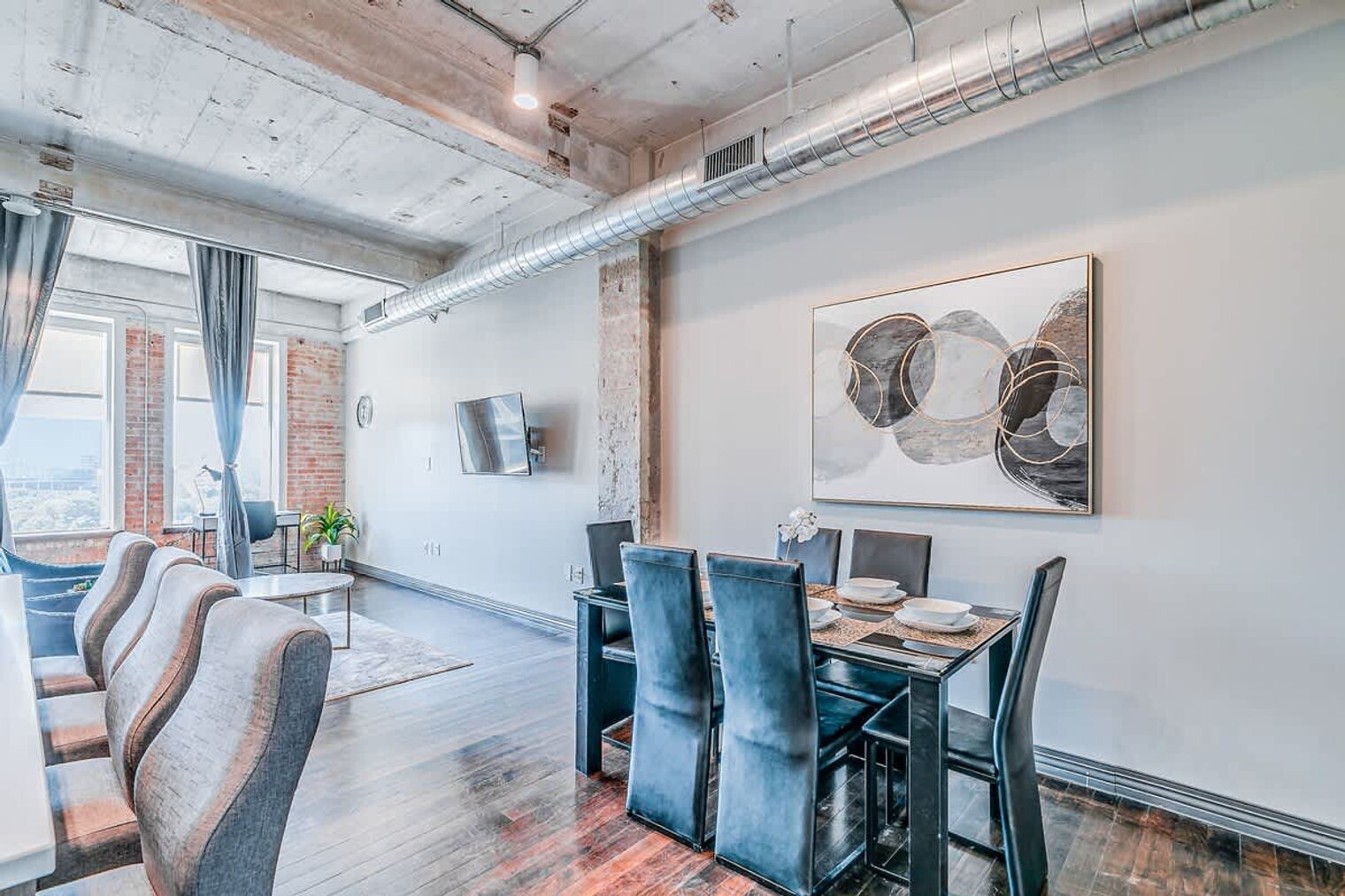 Building Photo - 500 S Ervay St