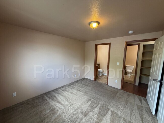 Building Photo - 17728 85th Ave Ct E
