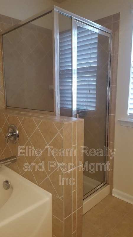 Building Photo - 11190 Bridgewater Dr