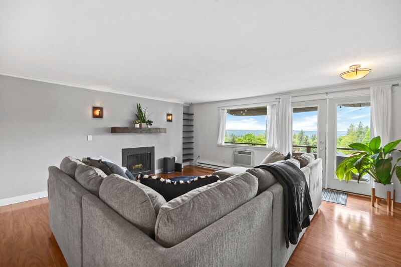 Building Photo - 844 W Cliff Dr