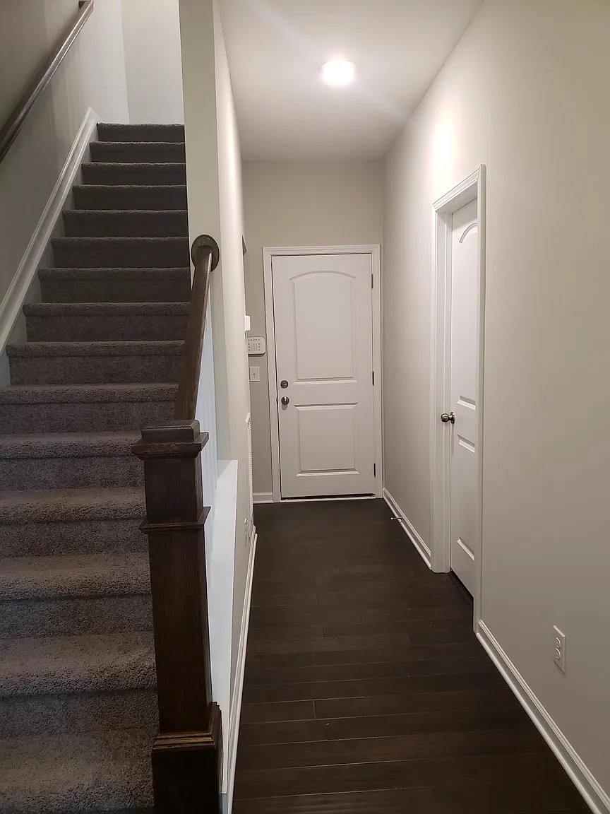 Building Photo - Room in Townhome on Whitby Moore St