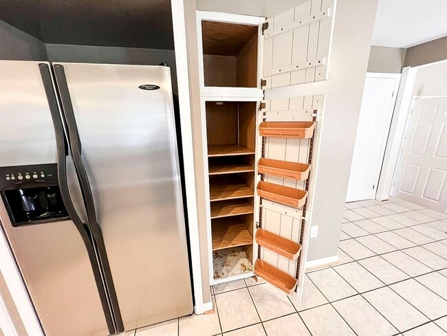 Building Photo - 3502 Old Jones Rd