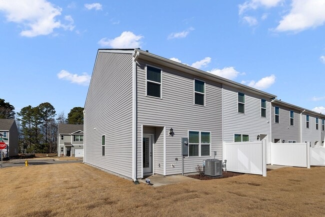 Building Photo - ***Brand New 3/2.5 Townhome in Wake Forest***