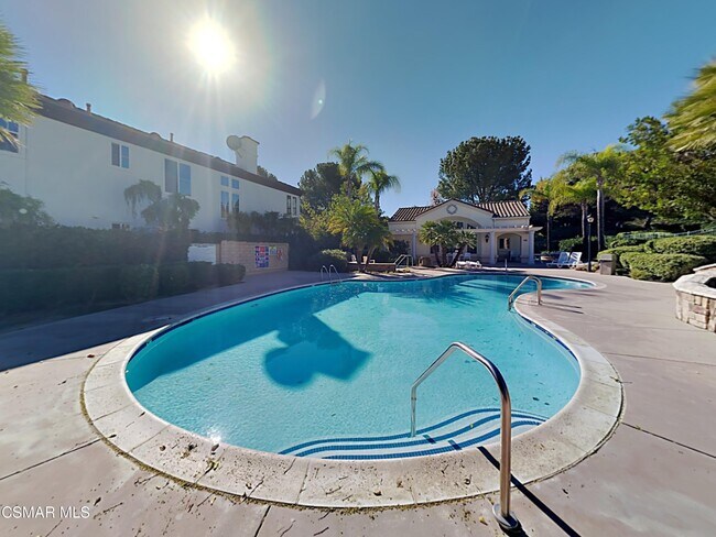 Building Photo - 115 Parkside Dr