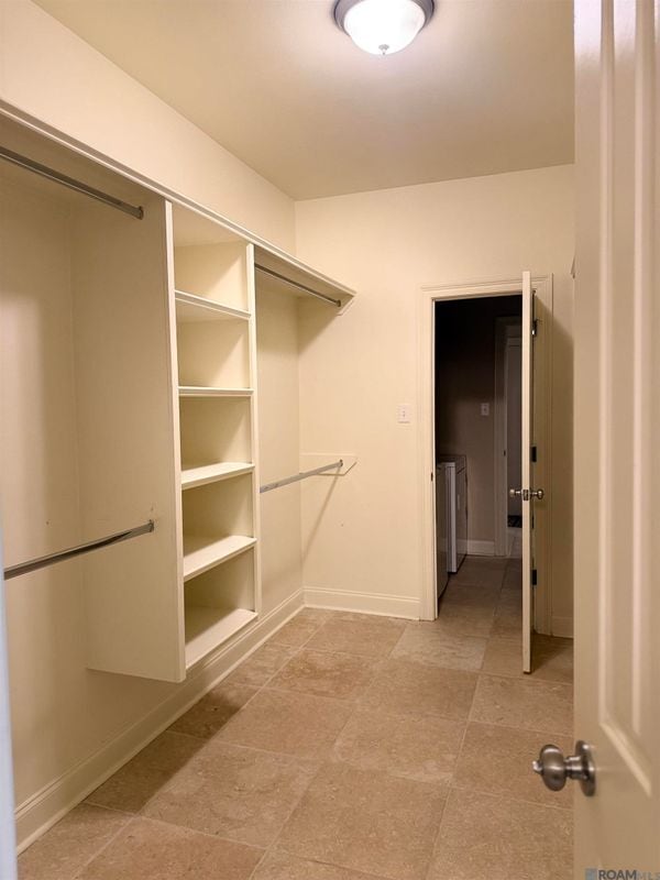 Building Photo - 7863 Seville Ct