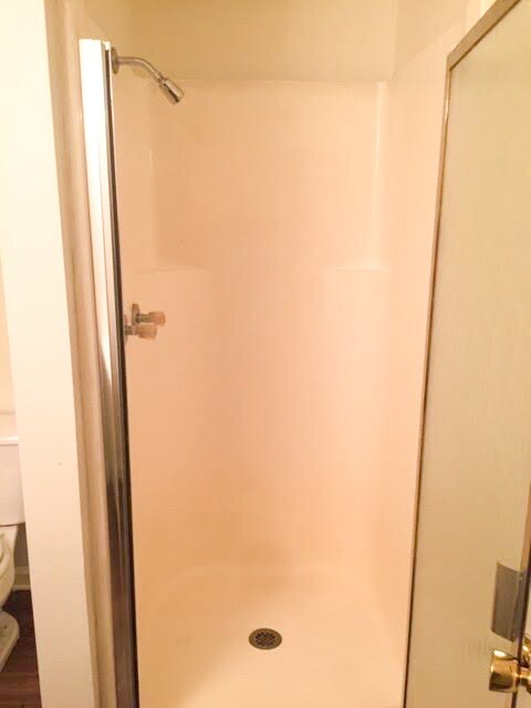 Building Photo - 1000 N Red St