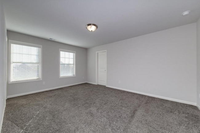 Building Photo - Executive Home in a True Lifestyle Community