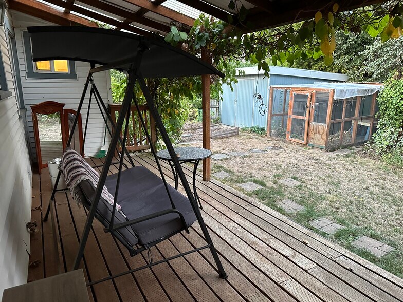 Building Photo - 5322 NE 11th Ave