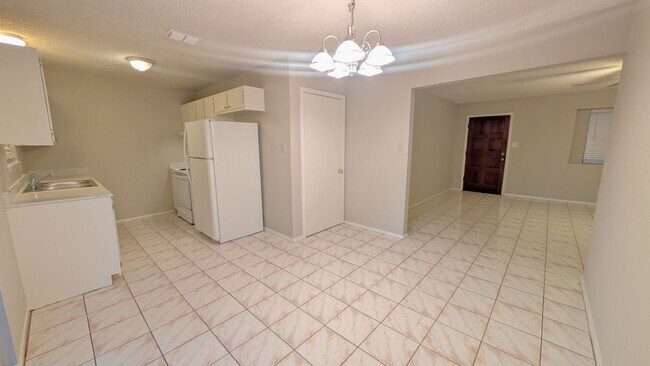 Building Photo - 5913 Sunrise Blvd