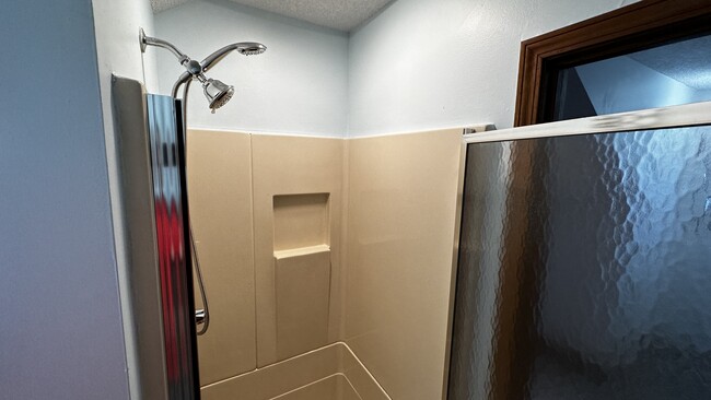 Building Photo - 14214 White Horse Ct