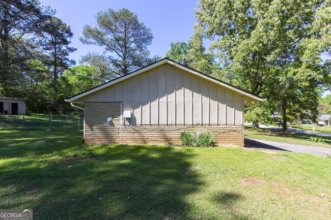 Building Photo - 3720 Sunny Hill Dr