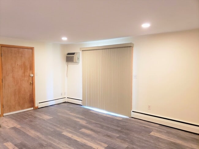 Building Photo - 33 Jacqueline Rd