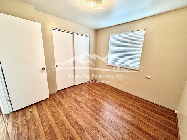 Building Photo - Dog Friendly Bandon Home: 3 bdrm / 1 ba
