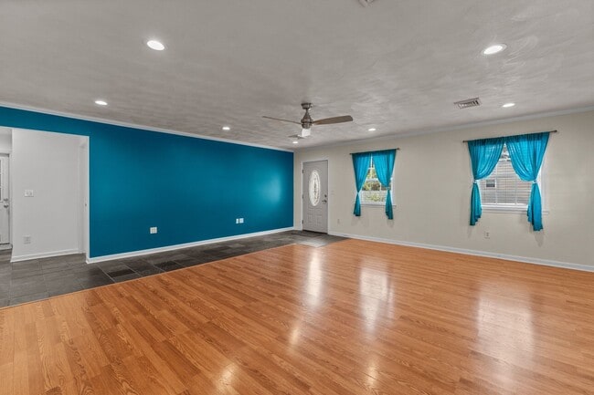 Building Photo - Discover your perfect home in Virginia Beach!