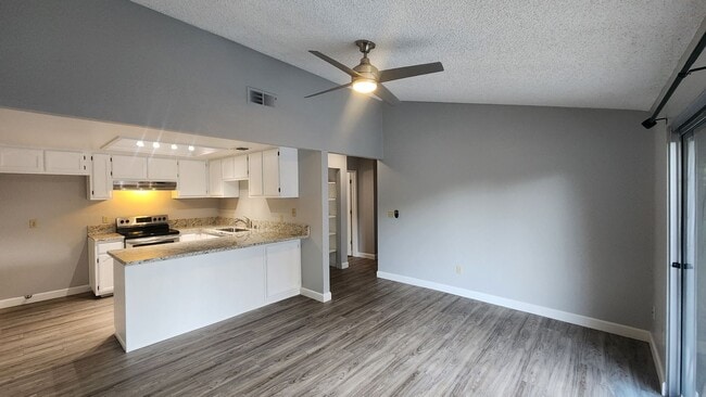 Building Photo - 2585 Duet Dr