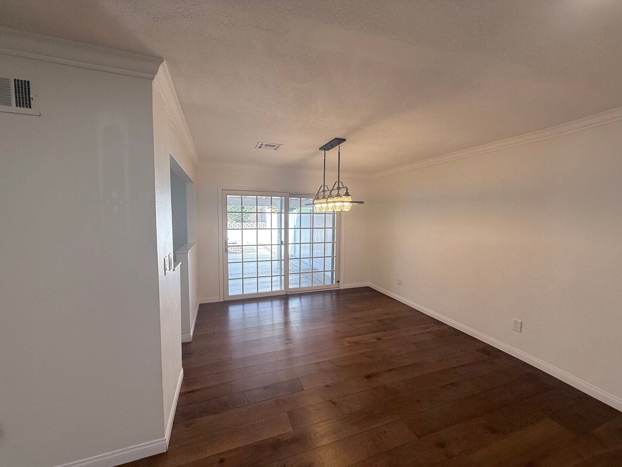 Building Photo - 11130 Canby Ave