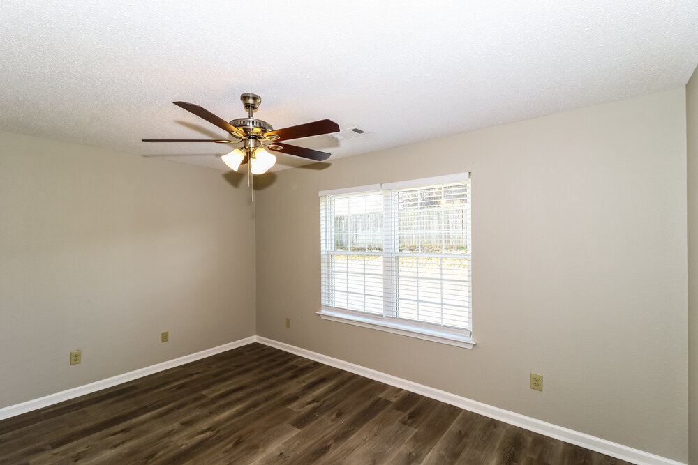 Building Photo - 1024 Scofield Dr