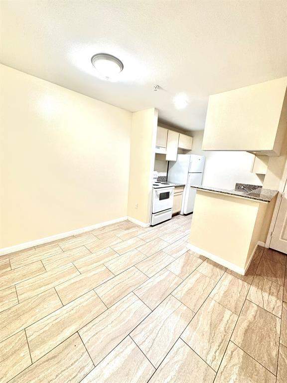 Building Photo - 717 Richcrest Dr