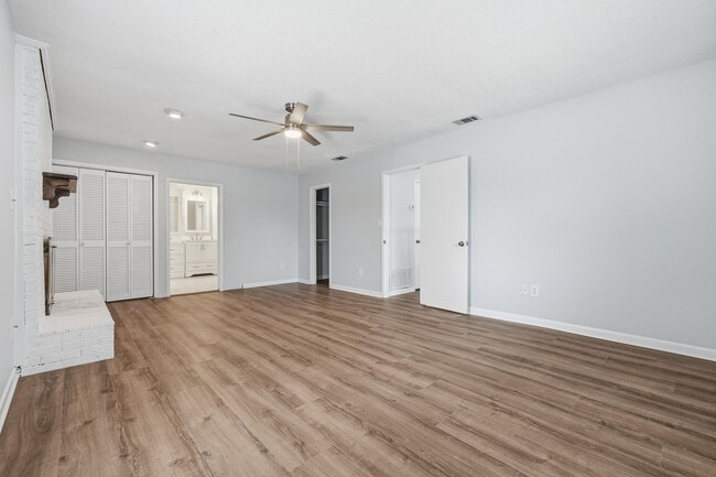 Building Photo - 120 Dyer St