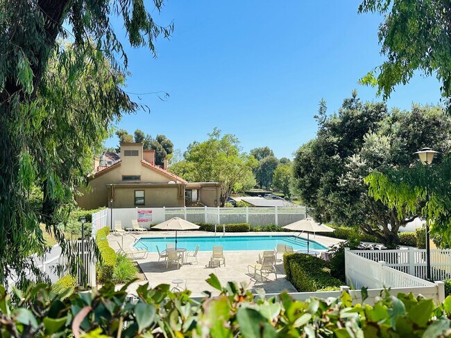 Building Photo - Experience the Charm of This Beautifully U...