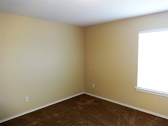 Building Photo - 317 Phillips St