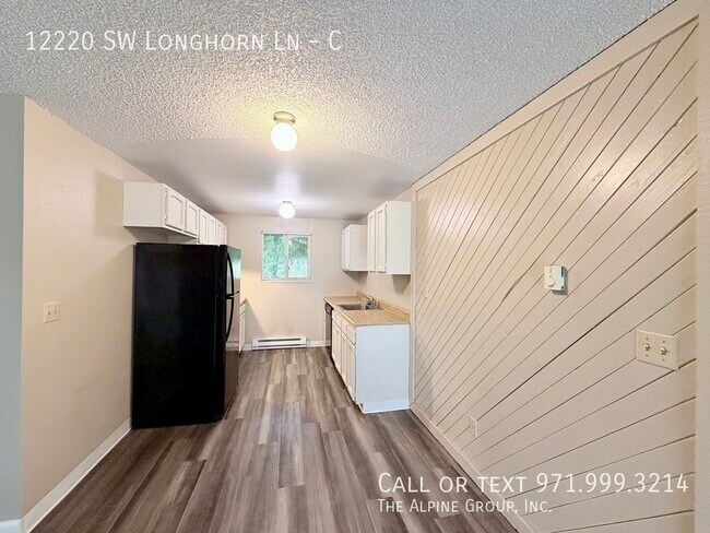 Building Photo - 12220 SW Longhorn Ln