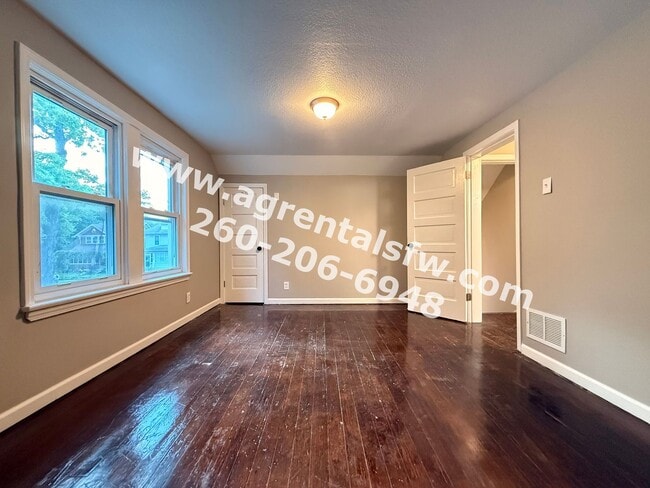 Building Photo - 3207 Dinnen Ave