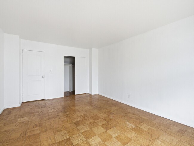 Building Photo - 10 Huron Ave