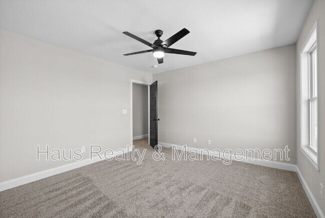 Building Photo - 248 Bluebell Dr