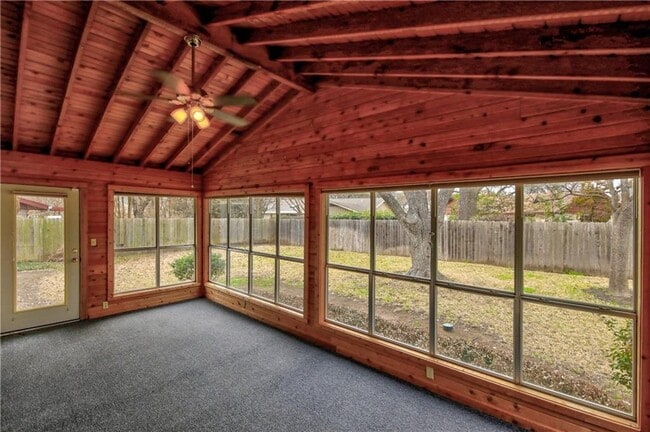Building Photo - 8706 Primrose Ln