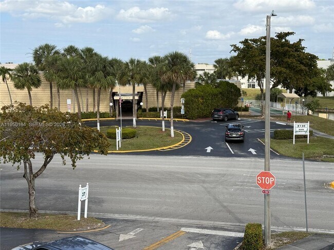 Building Photo - 8135 Sunrise Lakes Blvd