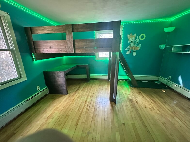 2nd Bedroom - 142 Bunker Hill Cir