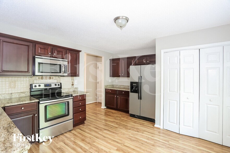 Building Photo - 6616 White Mist Ln