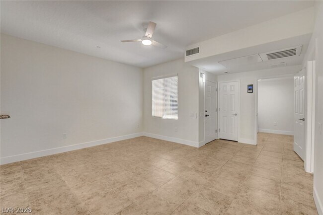 Building Photo - 6868 Sky Pointe Dr