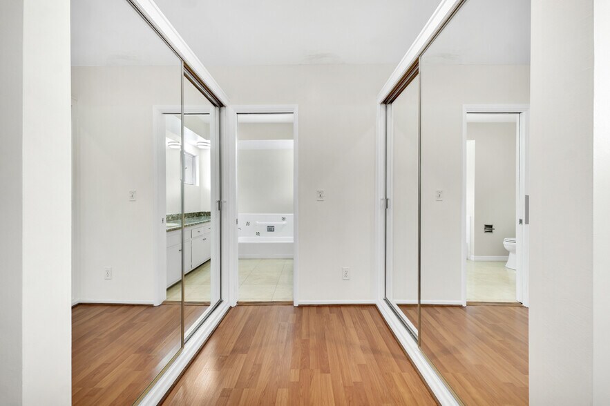 Building Photo - 4615 Arriba Dr
