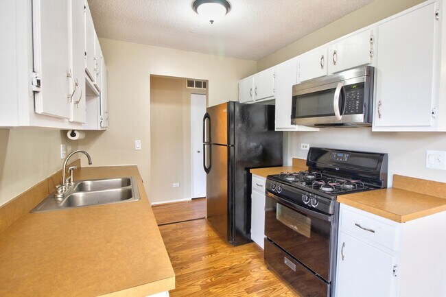 Building Photo - 3327 Allspice Ct