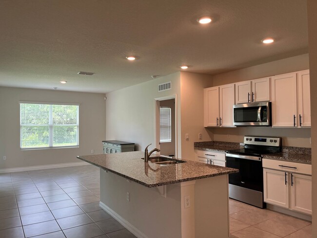 Building Photo - 3031 Staten Dr