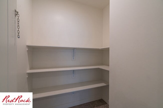 Building Photo - Pet Friendly 4 Bedroom Little Valley Home ...