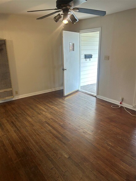 Building Photo - 1615 N Highland Ave