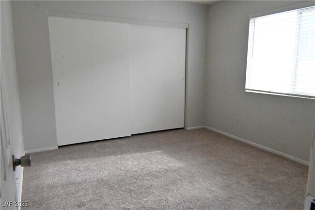 Building Photo - 2241 N Jones Blvd