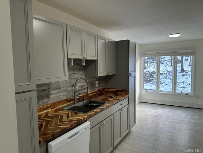 Building Photo - 3 Hook Rd