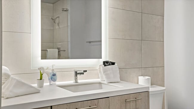 Building Photo - 1947 Vermont Ave NW