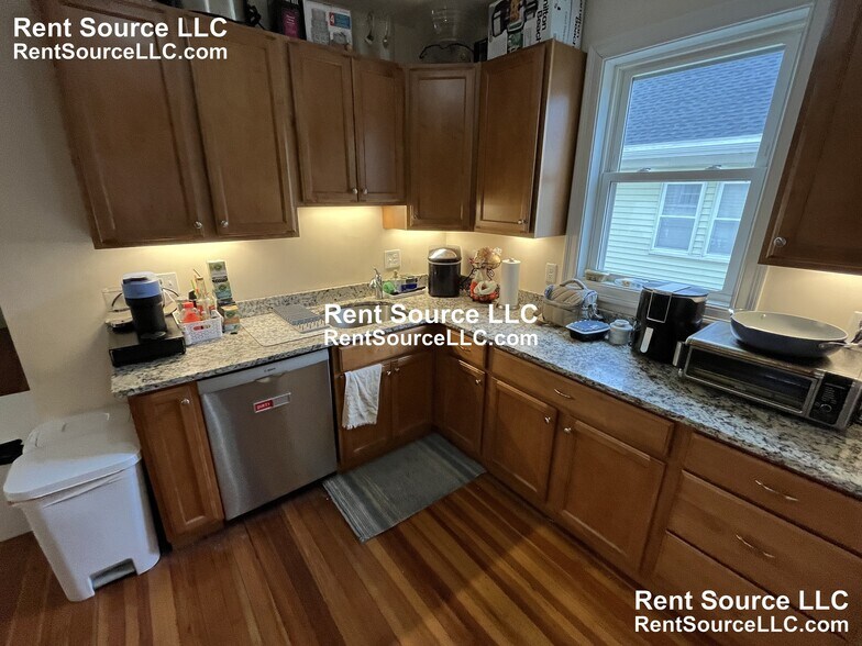 Building Photo - 23 Willard Ave