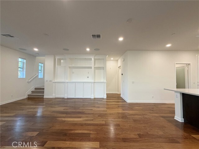 Building Photo - 136 Acamar