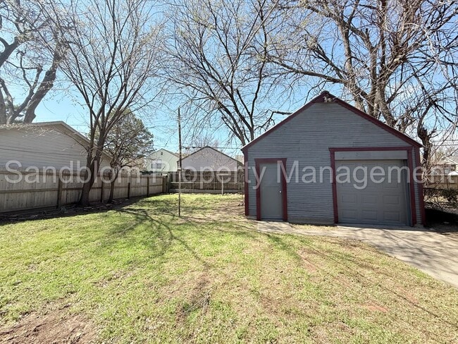 Building Photo - For Lease | Midtown Tulsa | Available Now!