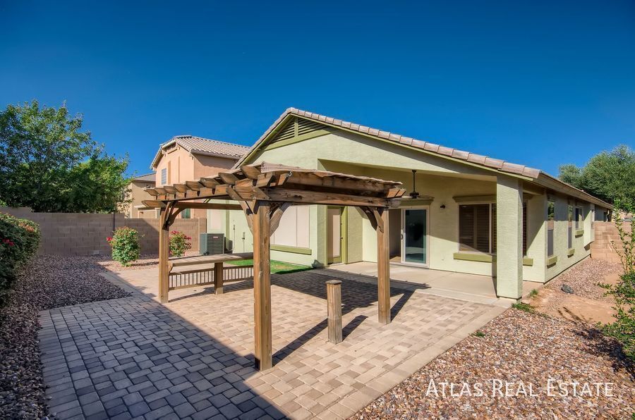 Building Photo - 1305 W Busa Dr