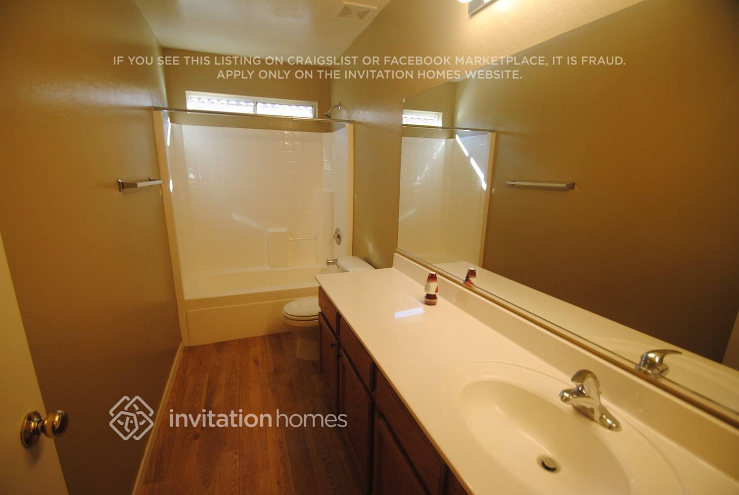 Building Photo - 12437 W Willow Ave