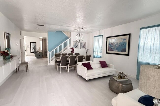 Building Photo - 645 Kettering Rd